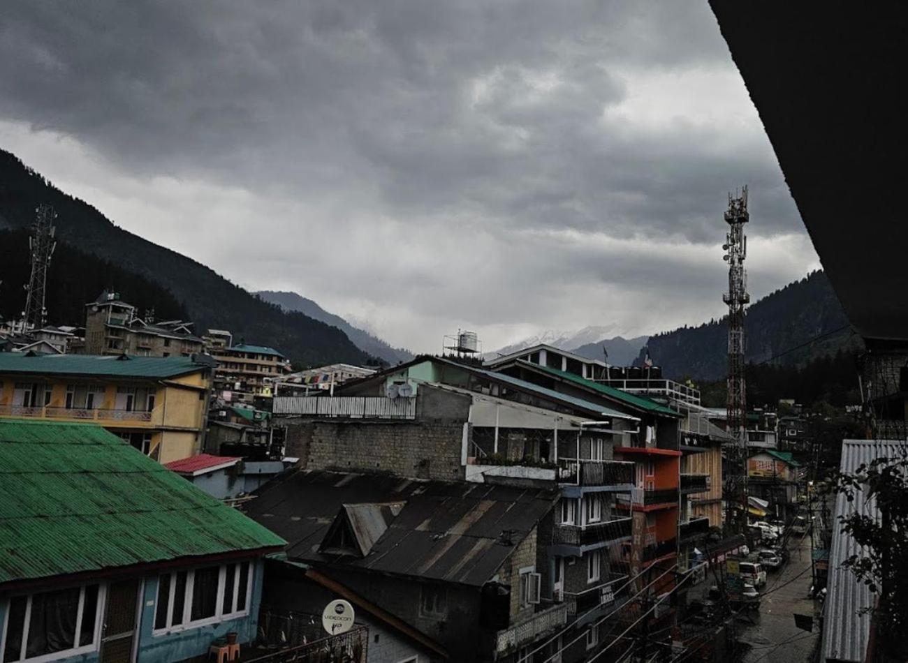 Hotel Premier Mall Road Manali Экстерьер фото